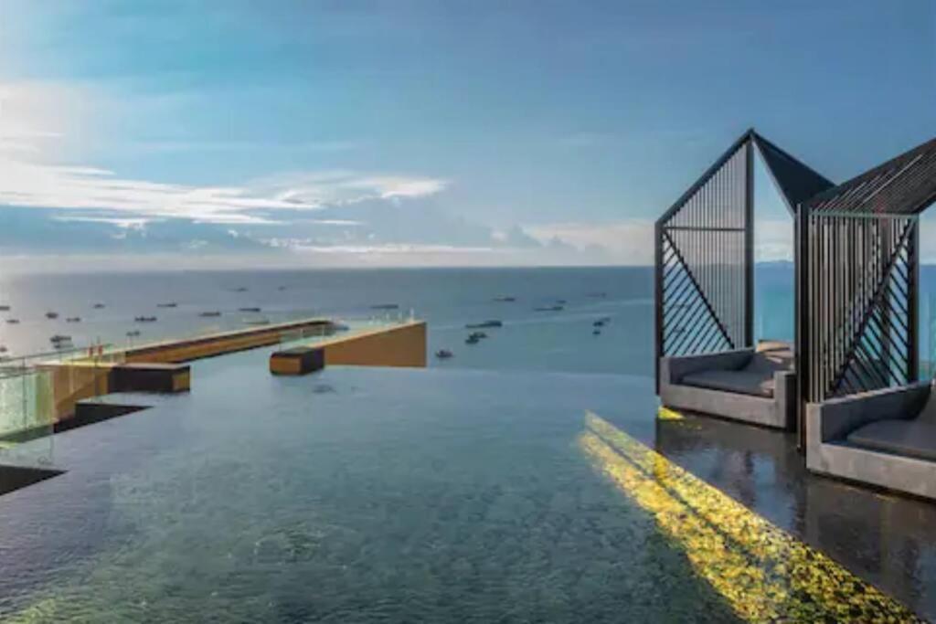 Edge Central Pattaya Seaview Residence エクステリア 写真