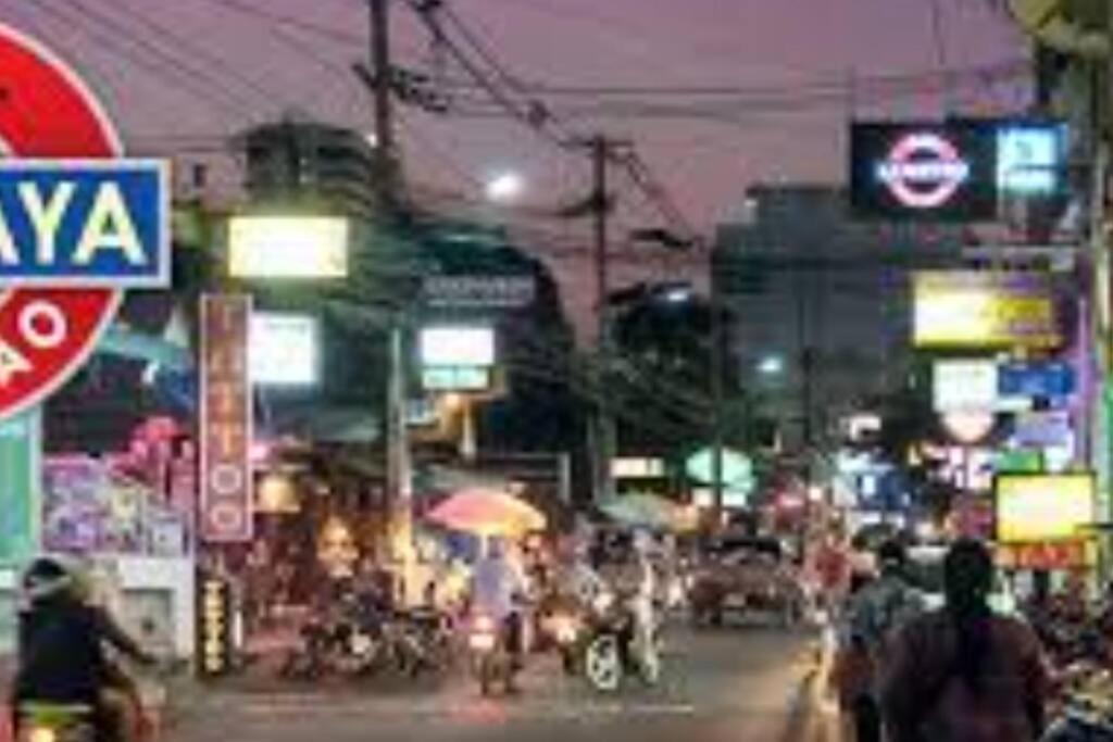 Edge Central Pattaya Seaview Residence エクステリア 写真