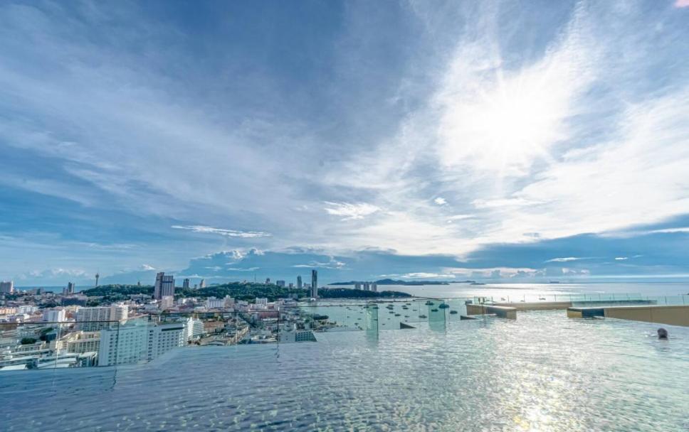 Edge Central Pattaya Seaview Residence エクステリア 写真