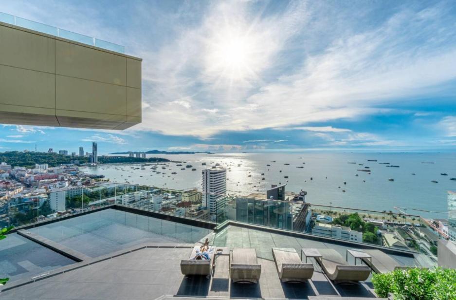 Edge Central Pattaya Seaview Residence エクステリア 写真
